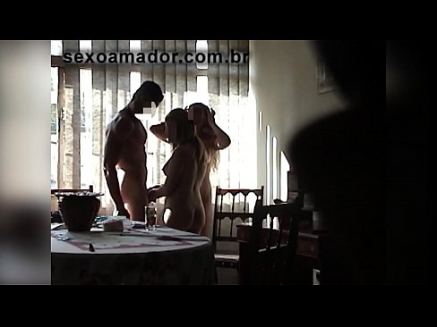 ❤️ Tugann cairde gnéis cuireadh d'fhear ollmhór agus do thriúr in éineacht leis ☑  Físeán porn  ag ga.yespornpics-com.ru
