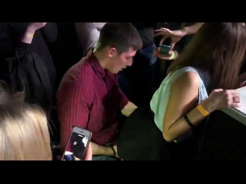 ❤️ Gnéas fíor i club oíche na rúise. Cailín na Rúise 18-bliain d'aois san anas agus faighne fucked i club oíche ☑  Físeán porn  ag ga.yespornpics-com.ru